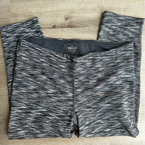 Spalding Cropped Legging - Picture 2 of 3